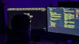 Создатель Claude Code говорит, что ИИ затронет каждого, чья работа связана с компьютерами — и это будет «болезненно»