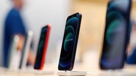 Apple могут запретить предустанавливать фирменные приложения на айфоны в США