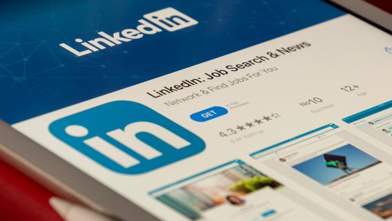 LinkedIn вместо эйчара: сотрудники жалуются в соцсети на боссов, когда компании бездействуют