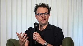 CEO Anthropic придумал, как заставить людей не бояться ИИ
