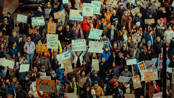 CEO Salesforce пошутил про слежку миграционной службы, взбесил сотрудников