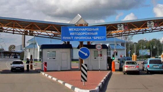 За 7 гадзін праехала амаль 1000 аўто — што адбываецца на польска-беларускай мяжы пасля адкрыцця