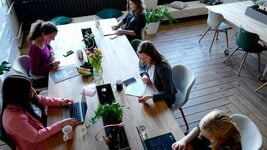 «150 человек без денег полгода». Как обманывают айтишников по b2b — даже стартапы «150 человек без денег полгода». Как обманывают айтишников по b2b — даже стартапы