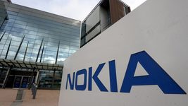 Microsoft может купить Nokia в следующем году