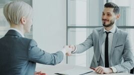 ИИ привел к буму найма Salesforce. Но только в одной сфере