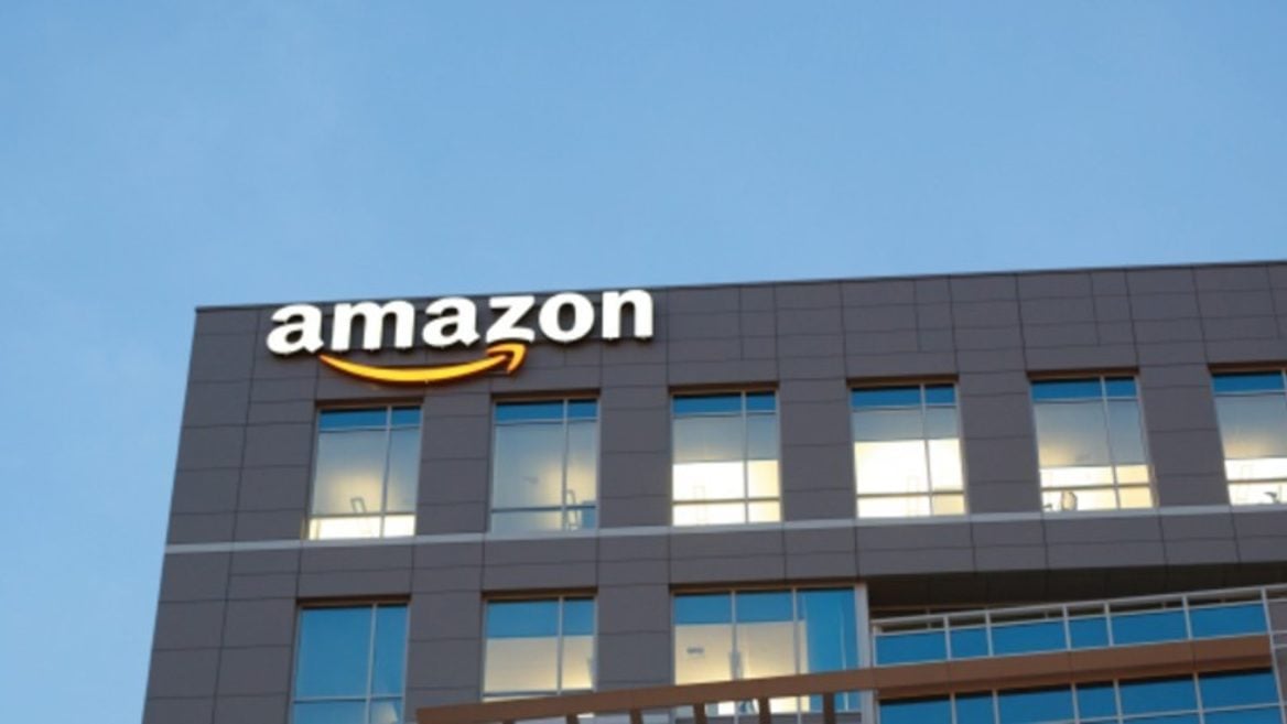 Amazon провела очередной раунд увольнений и планирует сэкономить $13 млрд на офисных позициях
