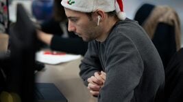 «Ещё никогда так сильно не отставал как программист» — автор «вайб-кодинга»