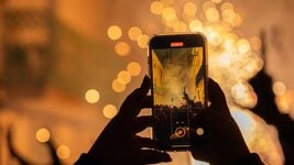 Как снимать на смартфон, чтобы фото выглядели как из журнала: курсы, которые прокачают ваш взгляд Как снимать на смартфон, чтобы фото выглядели как из журнала: курсы, которые прокачают ваш взгляд