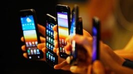 Canalys: мировые поставки смартфонов в 2022 году упали на 11%