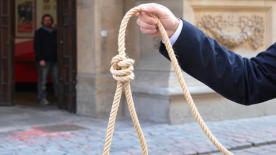 Рынок найма закрутило в «ИИ-петлю» — как из неё выбраться, пока непонятно