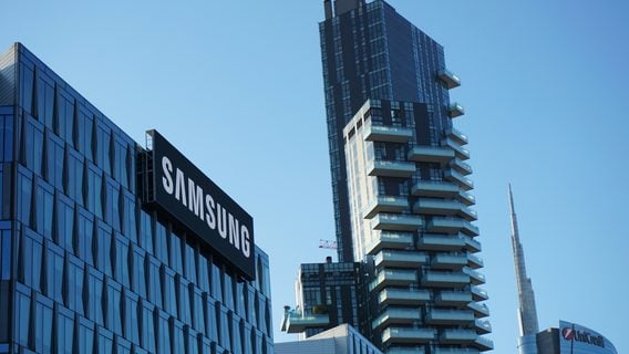 Работники Samsung устроили первую в истории компании забастовку