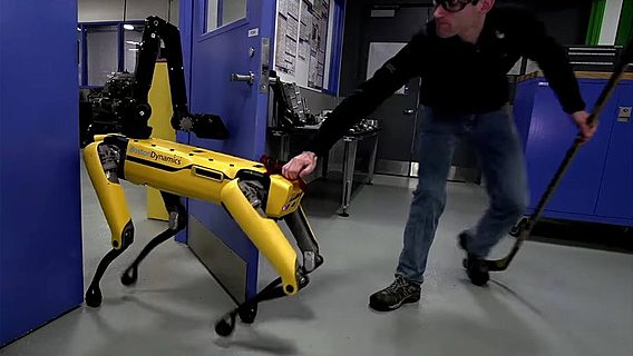 В Boston Dynamics научили роботов сопротивляться (видео) 