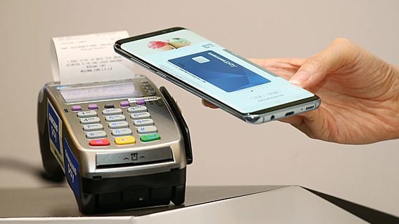 Samsung разрабатывает банковскую карту