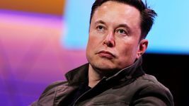 Маск призвал сотрудников Tesla экономить на доставке электромобилей