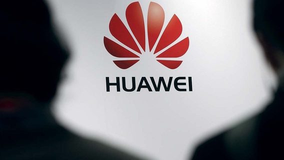 Huawei представила концепт гибкого смартфона с 7 дисплеями
