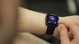 Fitbit продала более 1 миллиона умных часов Versa 