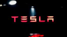 Рынкавая доля Tesla ў ЗША ўпала да мінімуму за апошнія 8 гадоў. Махнула рукой на электракары?