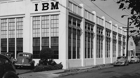 IBM опровергает слухи о массовых увольнениях 