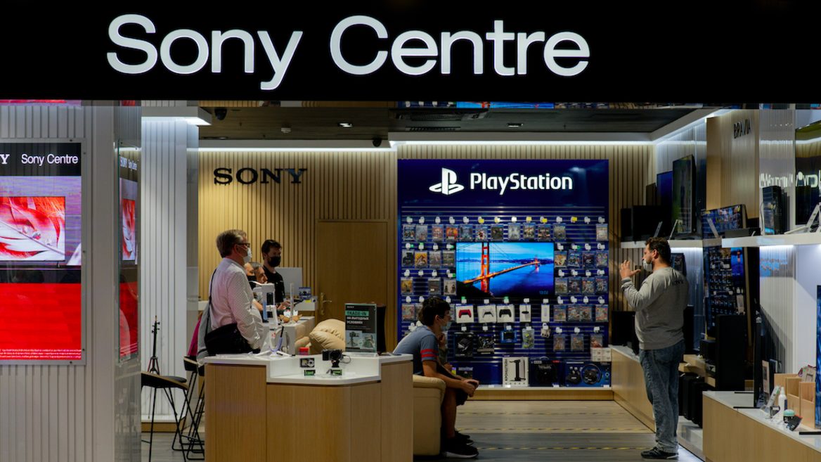К Sony PlayStation подали иск на 280 млн рублей из-за остановки работы в России  