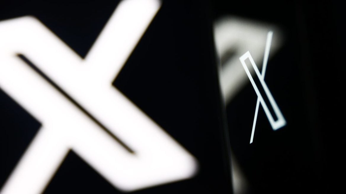 X впервые создаст центр модерации после массовых увольнений Маска